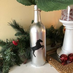 Horse Vase w/ Blue Hydragnea